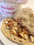 Cuor di piadina, gamberoni, gorgonzola e granella di nocciole