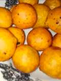 Bola bola ubi kuning