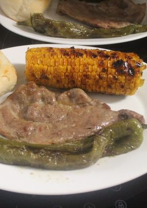 Una foto de Cabezada con pimientos y maiz al grill doble
