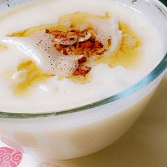 A picture of Noodles with Almond Milk boiled.