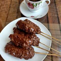 A picture of Sate pisang Ovomaltine.