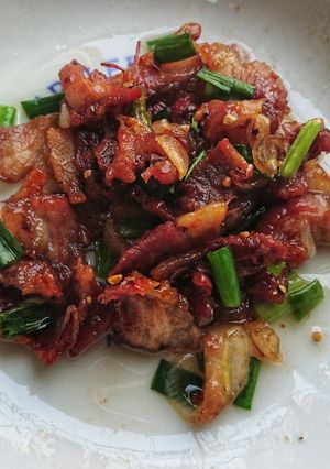 Hình của món Thịt rang cháy cạnh.