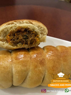 A picture of Caterpillar meat bread.