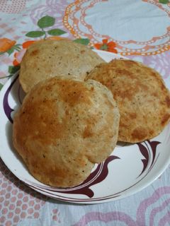 इंस्टेंट कसूरी मेथी भटूरा (Instant kasoori methi bhatura recipe in Hindi) रेसिपी मुख्य फोटो