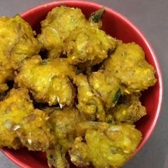 A picture of Moong Dal Onion Pakoda.