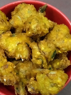 A picture of Moong Dal Onion Pakoda.