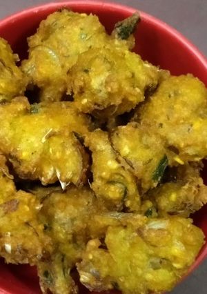 A picture of Moong Dal Onion Pakoda.