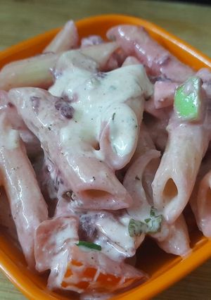 A picture of Ranch dressing pasta salad.