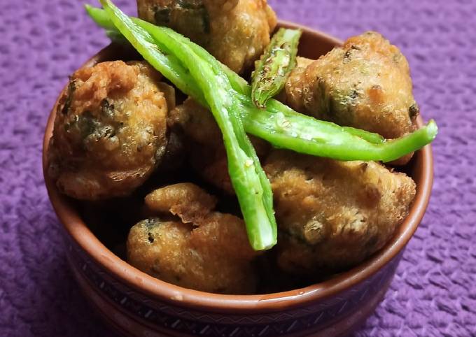 Recipe of Speedy Hari lehsun and Hari payaz pakode