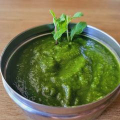 A picture of Fresh mango and mint chutney.