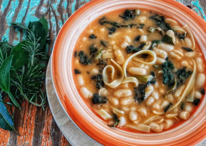 Ricetta di Premiato Pasta e fagioli con cavolo nero