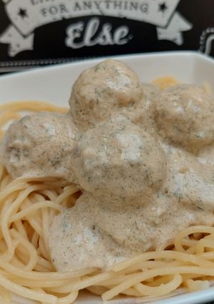Kapros-tejszínes húsgolyók recept fotója