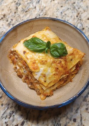 Una foto de Lasaña de ragú con pasta caserita