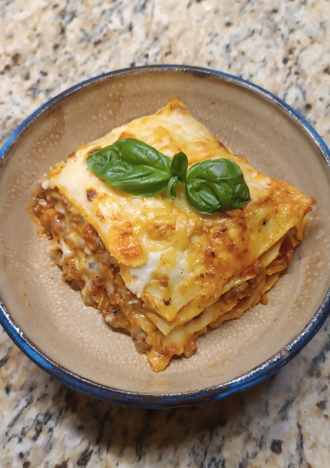 Una foto de Lasaña de ragú con pasta caserita