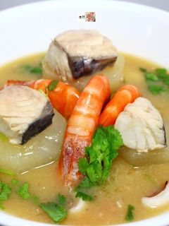 海鮮蘿蔔味增湯 的食譜成品照片