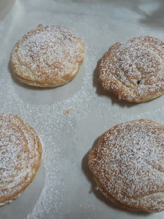 Una foto de Bollitos de hojaldre rellenos de chocolate