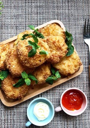 Hình của món Korokke bánh khoai tây nghiền kiểu Nhật bổn.