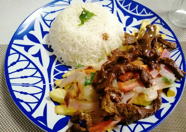 Lomo saltado peruano