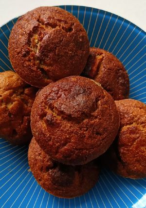 Une photo de Muffin pomme banane poire et noisette sans sucre