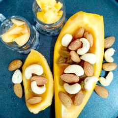 A picture of Papaya Dryfruit Boat.