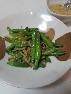 芥末拌日式燻醃漬蘿蔔鮮金針菜 的食譜成品照片