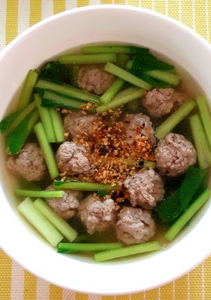 รูปของ "แกงจืดกวางตุ้งหมูสับ" Chinese Cabbage Soup with Minced Pork🥬🥣