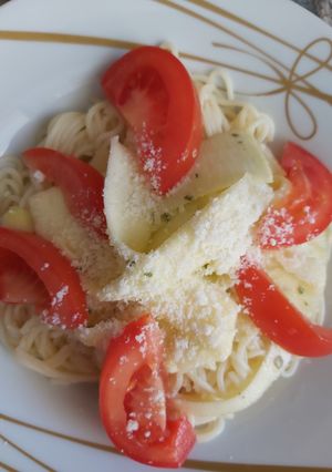 Une photo de Spaghettis 🍝 de courgette et tomate🍅