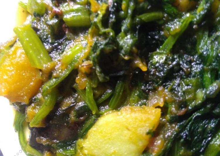 Recipe of Award-winning Spinach and vegetables stir fry