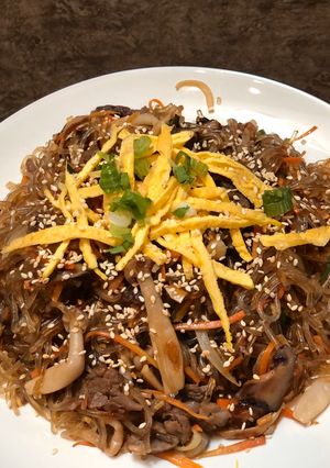 Foto resep Japchae (Authentic Recipe/resep asli) stir fried korean glass noddle
