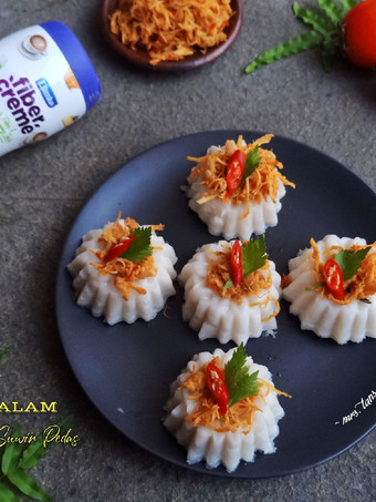 Bagaimana Membuat Talam Ayam Suwir Pedas Anti Gagal