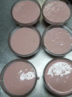 Una foto de Mousse de fresa con plátano