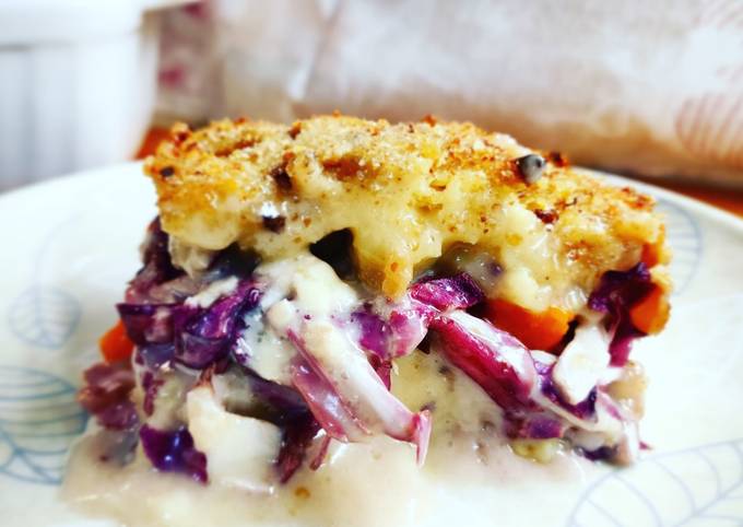 Sbriciolata di patate con radicchio, zucca e gorgonzola