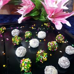 A picture of Instand Chocolate balls.