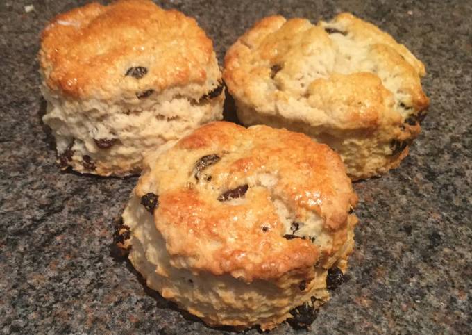 Sultana Scones