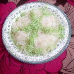A picture of Zarda green and white.