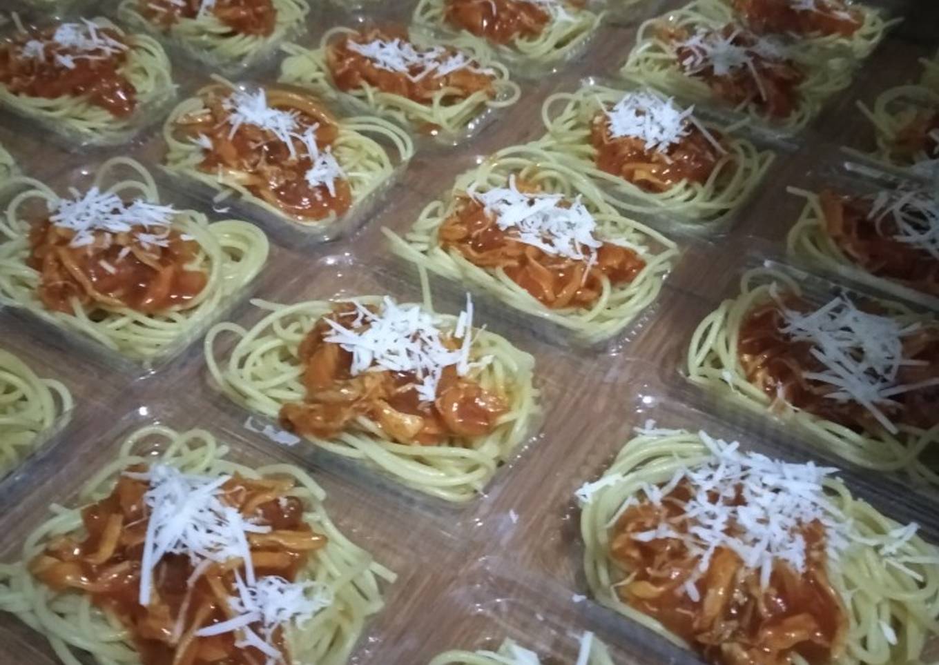 Spagetty ayam saus bolognese porsi banyak