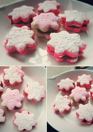 Una foto de Alfajores de maicena de colores