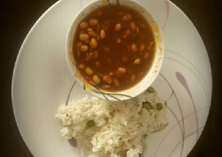 Soya bean curry with Peas Rice