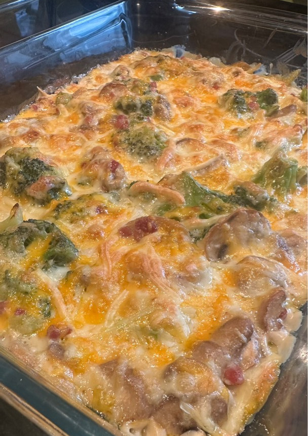Una foto de Gratinado de champi y brócoli con taquitos de jamón