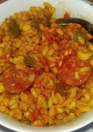 A picture of Spicy chorizo, smoked mackerel paella 🍀.