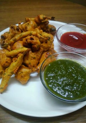 गोभी के पकोड़े (gobi ke pakode recipe in Hindi) रेसिपी मुख्य फोटो
