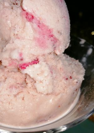 Una foto de Helado de fresa