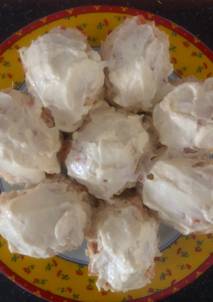 Una foto de Huevos rellenos de surimi y atún