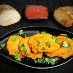 A picture of Garadu Pakoda.