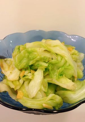 蒜炒高麗菜 的食譜成品照片