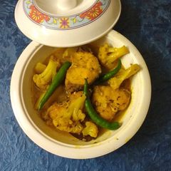 A picture of Fish Curry with Cauliflower.