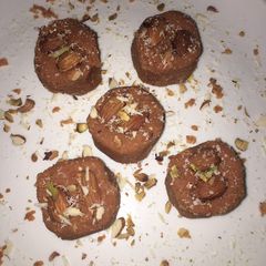 A picture of Aata pinni.