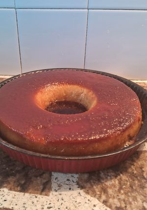 Una foto de Budín de pan con mucho caramelo