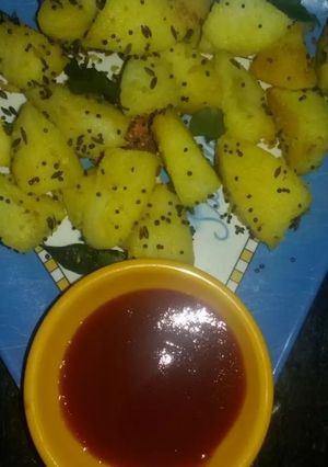 A picture of Yellow Idli.