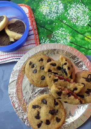 A picture of Eggless Jam Filled Cookies.